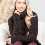 Sweter boucle z golfem oversize Czekoladowy – Dalirrae 6