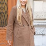 Płaszcz flauszowy damski Camelowy – Flaurene 5