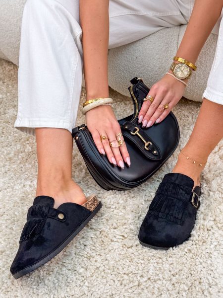 Zamszowe klapki wsuwane zakryte Czarne – Velvet Ease 1