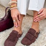 Zamszowe klapki wsuwane zakryte Czekoladowe – Velvet Ease 4