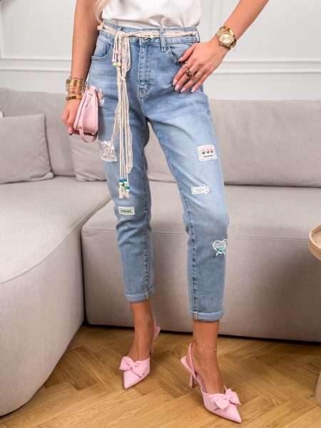Spodnie jeansowe damskie mom fit z naszywkami – Patch Affair 1