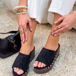 Klapki drewniaki na platformie i koturnie Czarne – Natural Rise 1