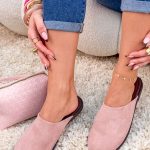 Zabudowane klapki zamszowe Pudrowy – Closed Comfort 2