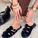 Rzymianki zamszowe ze złotą klamerką Czarne – Golden Sand 3