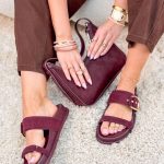 Klapki z dwoma paskami eko zamsz Bordowe – Double Soft 1