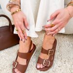 Sandały na miękkiej podeszwie z dwiema klamrami Czekoladowe – Soft Buckles 2