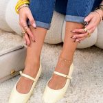 Balerinki z paskiem z eko skóry Bananowe – Simple Bond 3