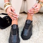 Sneakersy na platformie z ozdobnym zapiętkiem Czarne – Back Detail 4