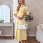 Sukienka koszulowa z kołnierzykiem i paskiem Bananowy – Collinea 2