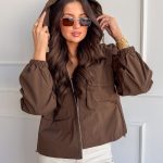 Wiatrówka przejściowa z kapturem i ściągaczami Czekoladowy – Breezella 5