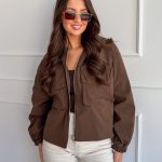 Wiatrówka przejściowa z kapturem i ściągaczami Czekoladowy – Breezella 4