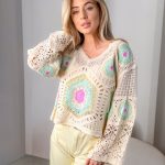 Sweter v-neck z dekoracyjnym splotem Mięta – Virella 2