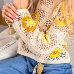 Sweter pleciony w kwiatki Żółty – Petalyn 7