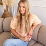 Sweter damski w paski rękaw 3/4 Bananowy – Strielle 4