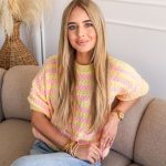 Sweter damski w paski rękaw 3/4 Bananowy – Strielle 2