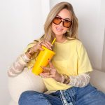 Bluzka z koronkowymi rękawami Bananowy – Sleevelisse 5