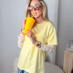 Bluzka z koronkowymi rękawami Bananowy – Sleevelisse 2