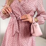 Kopertowa sukienka w kropki z falbanką Różowy – Dotelle 9