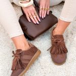 Sneakersy z frędzlami Czekoladowe – Playful Fringe 1