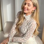 Bluzka koronkowa ze stójką Kremowy – Standelle 4