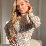 Bluzka koronkowa ze stójką Kremowy – Standelle 5