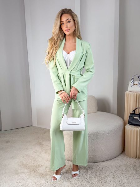Komplet damski: marynarka wiązana paskiem i spodnie Pistacjowy – Cintarella 1