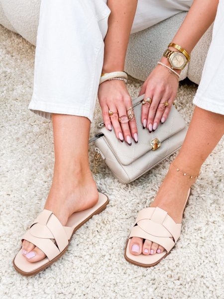 Klapki z przeplatanym paskiem eko skóra Beżowe – Eco Intertwined 1