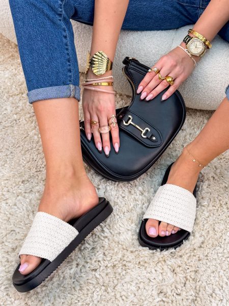 Klapki na gumowej podeszwie Beżowe – Easy Days 1