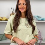 Bluzka z kwiatowymi aplikacjami Zielony – Floral Whisper 3