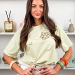 Bluzka z kwiatowymi aplikacjami Zielony – Floral Whisper 1