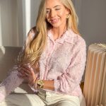 Bluzka strukturalna z kołnierzykiem Pudrowy – Structura 5