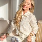 Bluzka z tkaniny strukturalnej z kołnierzykiem i wiązaniem - Bananowy 3