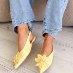 Czółenka z kwiatem slingback Bananowe – Flosling 3