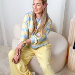 Komplet damski: bluza w paski + spodnie rozkloszowane Bananowy – Linevera 1