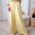 Komplet damski: bluza w paski + spodnie rozkloszowane Bananowy – Linevera 5