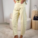 Jeansy balony z paskiem Bananowy – Casual Curve 1