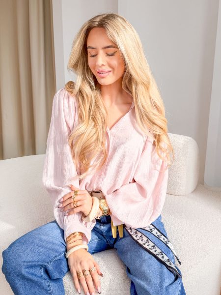 Bluzka damska koszulowa z haftowanymi kwiatami Pudrowy – Embrelia 1