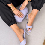 Klapki na obcasie w szpic Liliowe – Sharp Elegance 1