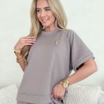 Komplet z wiskozy: podwinięte spodnie i bluzka z broszką Fango – Viscoria Set 3