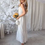 Sukienka maxi gipiurowa z haftem i górą bandeau Biała – Maximbra 2