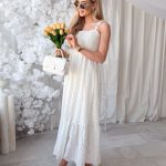 Sukienka maxi gipiurowa z haftem i górą bandeau Biała – Maximbra 1