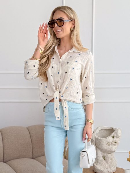 Koszula z haftowaniem i serduszkami Błękitna – Embroheart 1