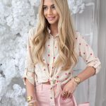 Koszula z haftowaniem i serduszkami Różowa – Embroheart 1