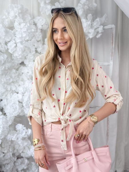 Koszula z haftowaniem i serduszkami Różowa – Embroheart 1