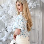 Koszula damska haftowana z bufiastymi rękawami Błękitna – Puffella 4