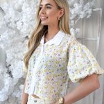 Koszula damska haftowana z bufiastymi rękawami Żółta – Puffella 2