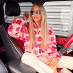 Kurtka wełniana w kwiaty ze stójką Fuksjowa – Woolflora 2