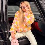 Kurtka wełniana w kwiaty ze stójką Pudrowa – Woolflora 2