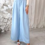 Spodnie materiałowe eleganckie z zakładkami i paskiem Błękitne – Pleatessa 2