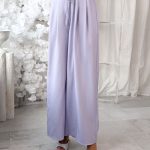 Spodnie materiałowe eleganckie z zakładkami i paskiem Liliowe – Pleatessa 2